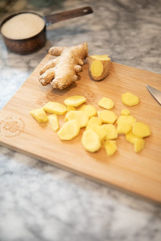 sliced ginger root