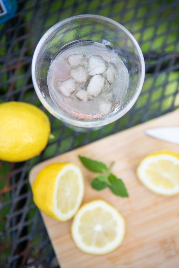 sliced lemon