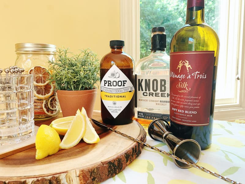Ingredients for New York Sour cocktail.