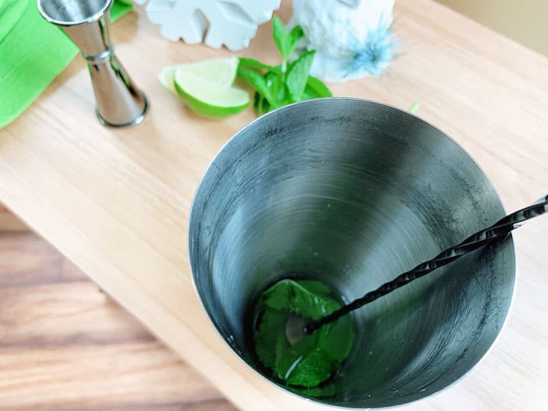 muddling mint